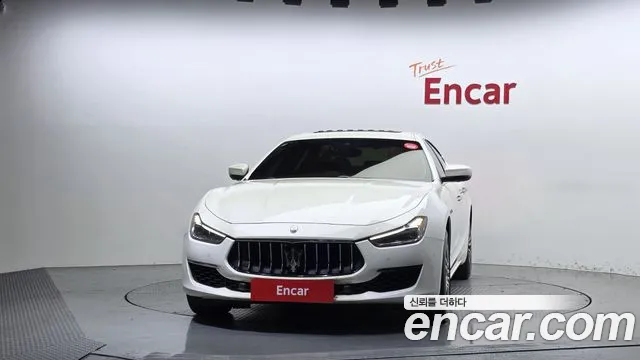 Maserati Ghibli 2019 thumb 3