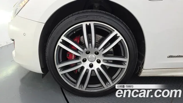 Maserati Ghibli 2019 thumb 5