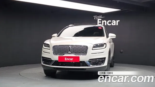 Lincoln Nautilus 2019 thumb 3
