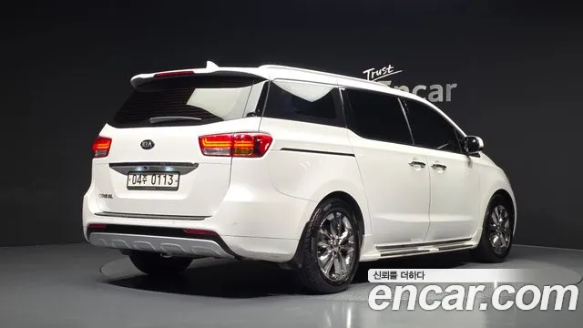 Kia Carnival 2015 thumb 2
