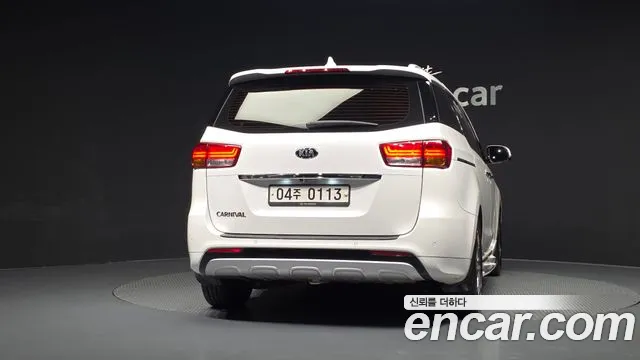 Kia Carnival 2015 thumb 4