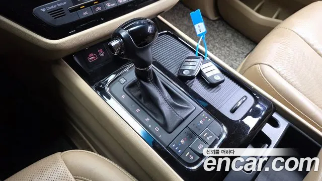 Kia Carnival 2015 thumb 9