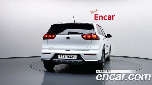Kia Niro 2016 thumb 4