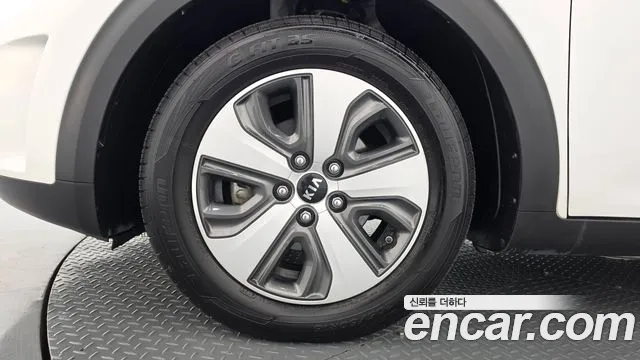 Kia Niro 2016 thumb 5