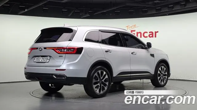 Renault-KoreaSamsung Koleos 2017 thumb 2