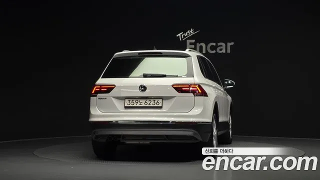 Volkswagen Tiguan 2019 thumb 3