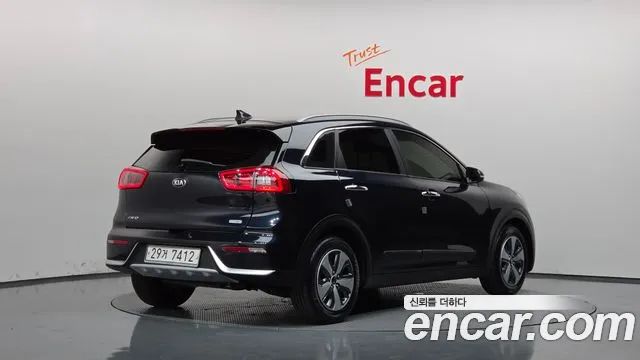 Kia Niro 2017 thumb 2