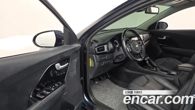 Kia Niro 2017 thumb 10