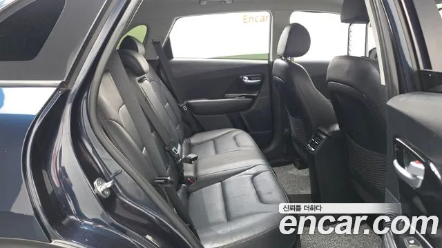 Kia Niro 2017 thumb 11
