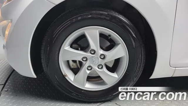 Hyundai Avante 2013 thumb 5