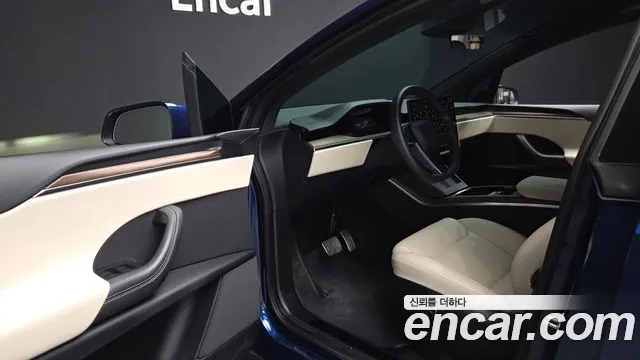 Tesla Model X 2023 thumb 10
