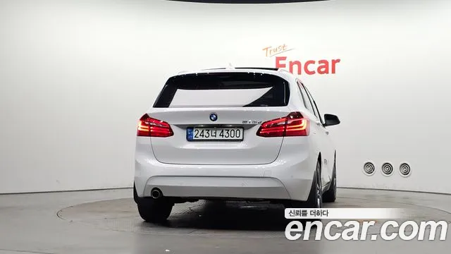 BMW 2-Series 2015 thumb 4