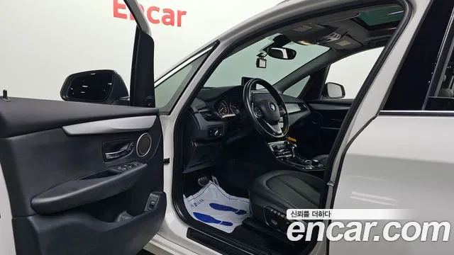 BMW 2-Series 2015 thumb 10