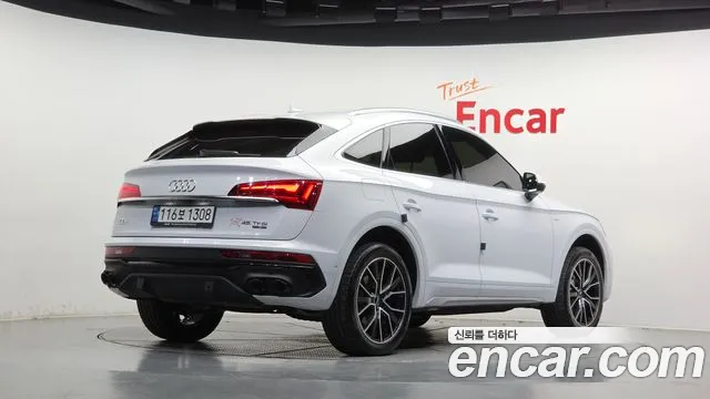 Audi Q5 2022 thumb 2