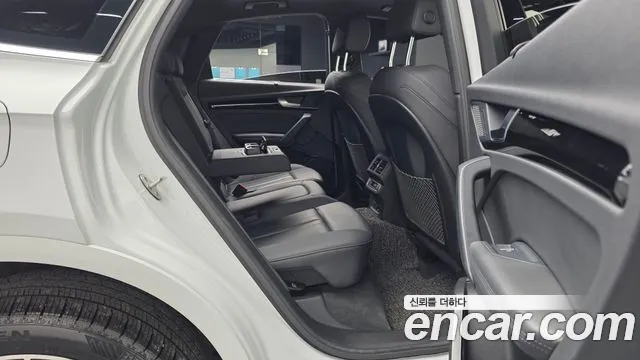 Audi Q5 2022 thumb 12