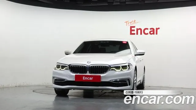 BMW 5-Series 2019 thumb 3