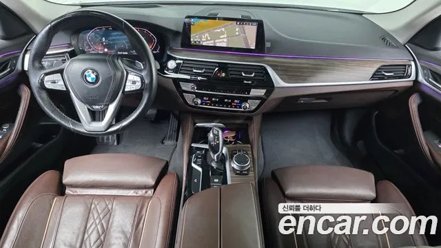 BMW 5-Series 2019 thumb 7