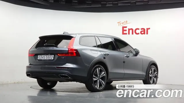 Volvo V60 2019 thumb 2