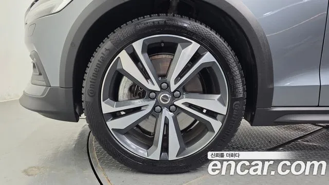 Volvo V60 2019 thumb 5