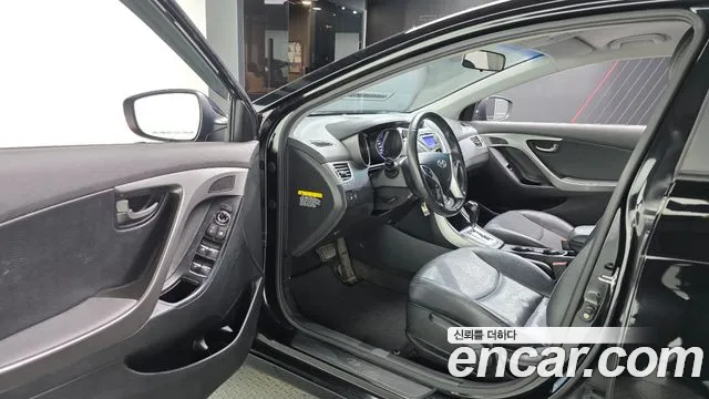 Hyundai Avante 2012 thumb 10