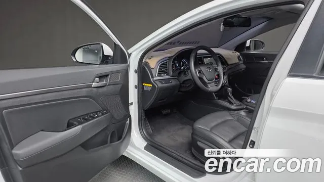 Hyundai Avante 2016 thumb 11