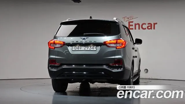 KG_Mobility_Ssangyong Rexton 2018 thumb 4