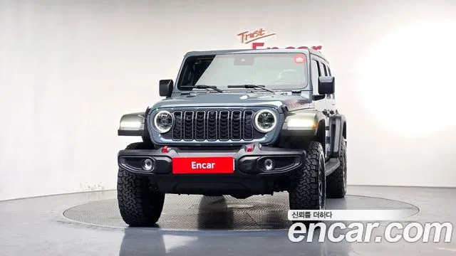 Jeep Wrangler 2025 thumb 3