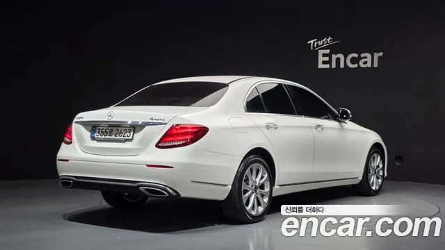 Mercedes-Benz E-Класс 2020 thumb 2