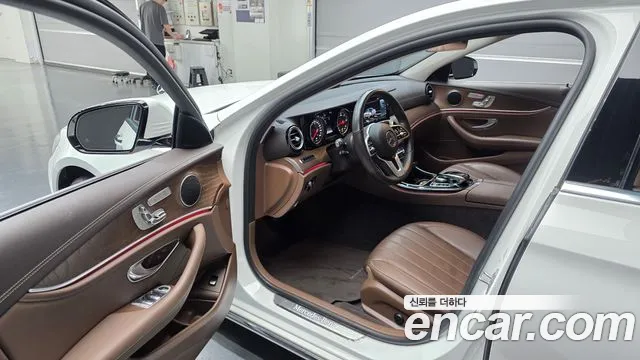 Mercedes-Benz E-Класс 2020 thumb 10