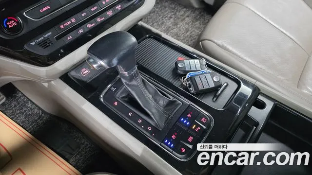 Kia Carnival 2017 thumb 9