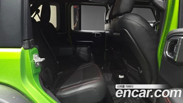 Jeep Wrangler 2025 thumb 11