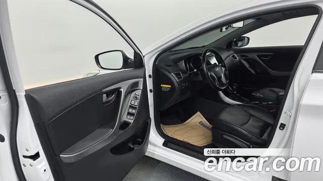 Hyundai Avante 2015 thumb 10