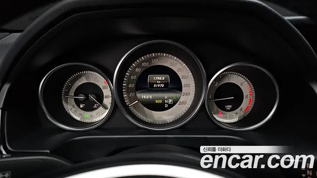 Mercedes-Benz E-Класс 2016 thumb 8