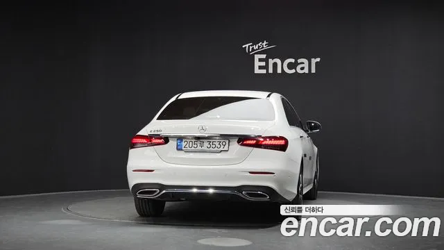 Mercedes-Benz E-Класс 2023 thumb 3