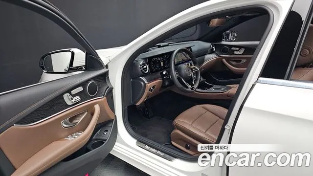 Mercedes-Benz E-Класс 2023 thumb 9