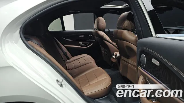 Mercedes-Benz E-Класс 2023 thumb 10