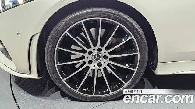 Mercedes-Benz CLS-Class 2019 thumb 5
