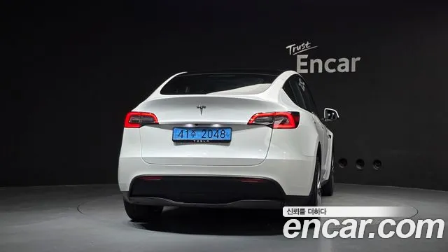 Tesla Model Y 2023 thumb 4