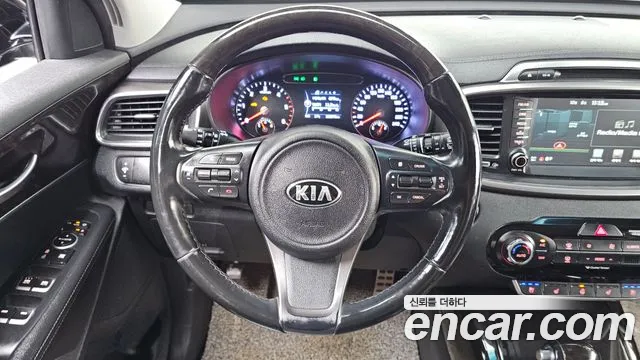 Kia Sorento 2017 thumb 12