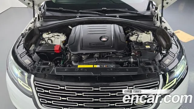 Land Rover Range Rover Velar 2019 thumb 6