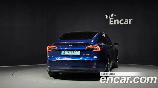 Tesla Model 3 2022 thumb 4
