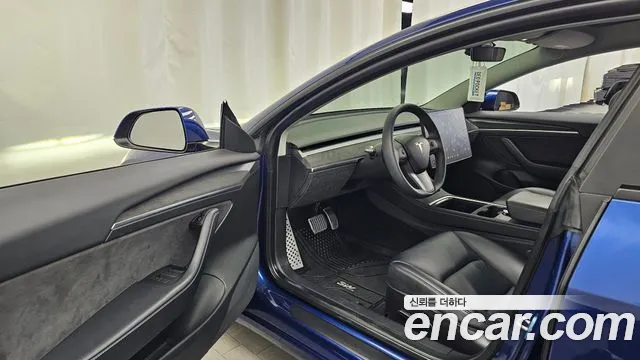 Tesla Model 3 2022 thumb 10