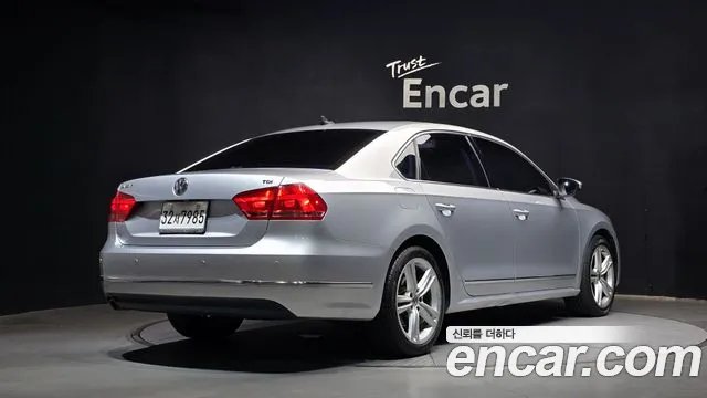 Volkswagen Passat (North America and China) 2014 thumb 2