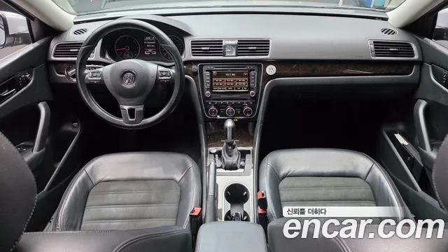 Volkswagen Passat (North America and China) 2014 thumb 7