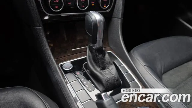 Volkswagen Passat (North America and China) 2014 thumb 9