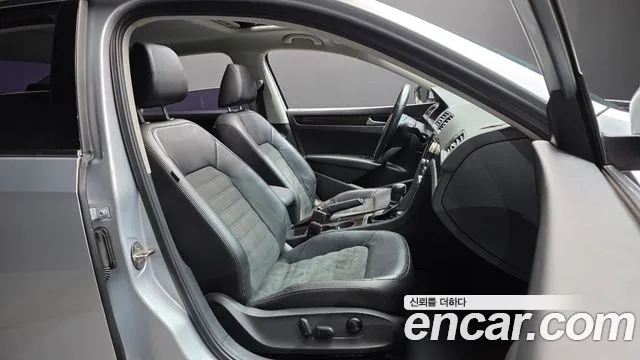 Volkswagen Passat (North America and China) 2014 thumb 11