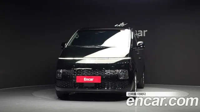 Hyundai Staria 2025 thumb 2