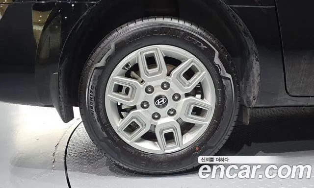 Hyundai Staria 2025 thumb 4