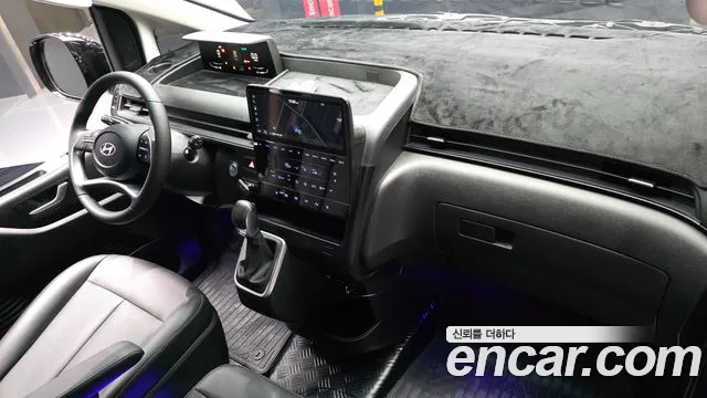 Hyundai Staria 2025 thumb 6