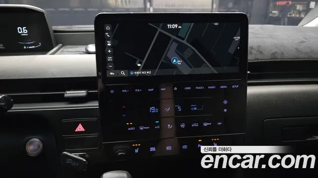 Hyundai Staria 2025 thumb 12